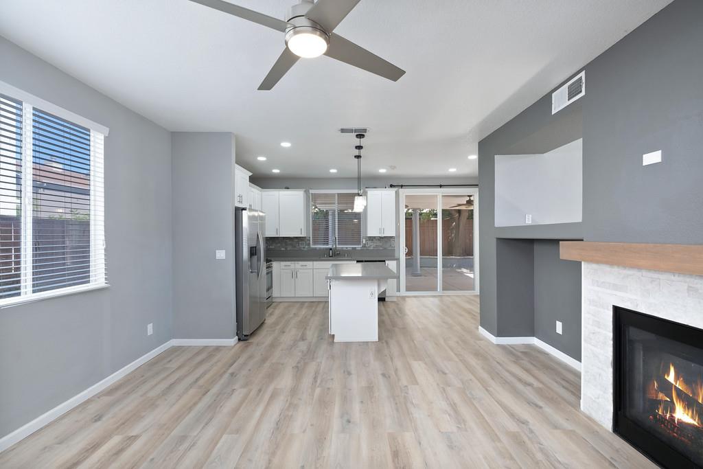 Listing images