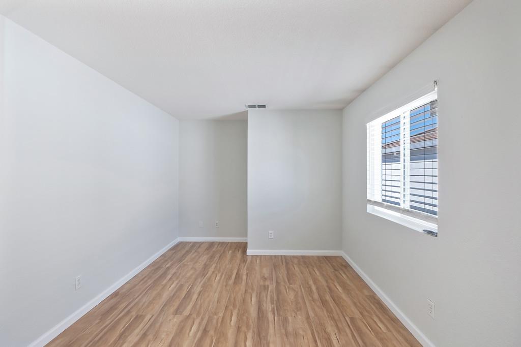 Listing images