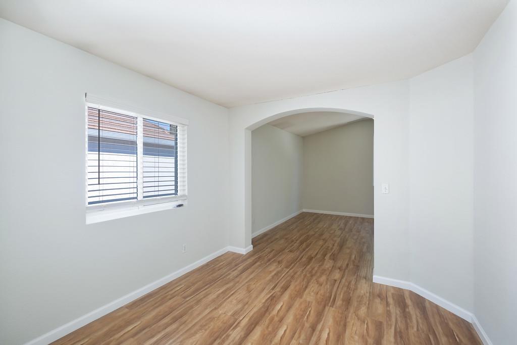 Listing images