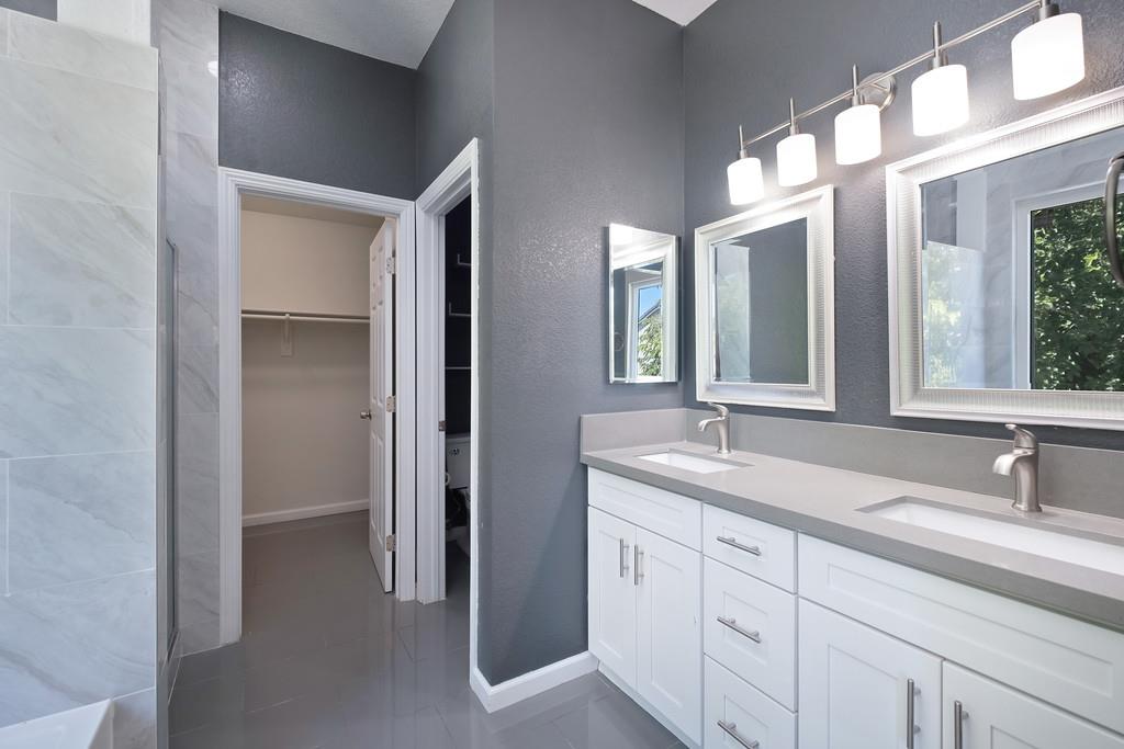 Listing images