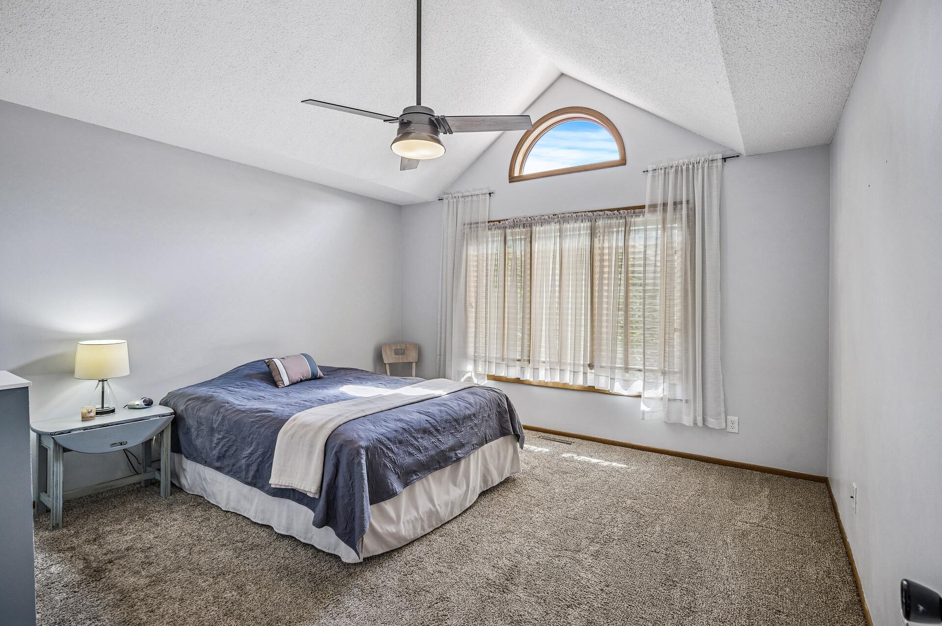 Listing images