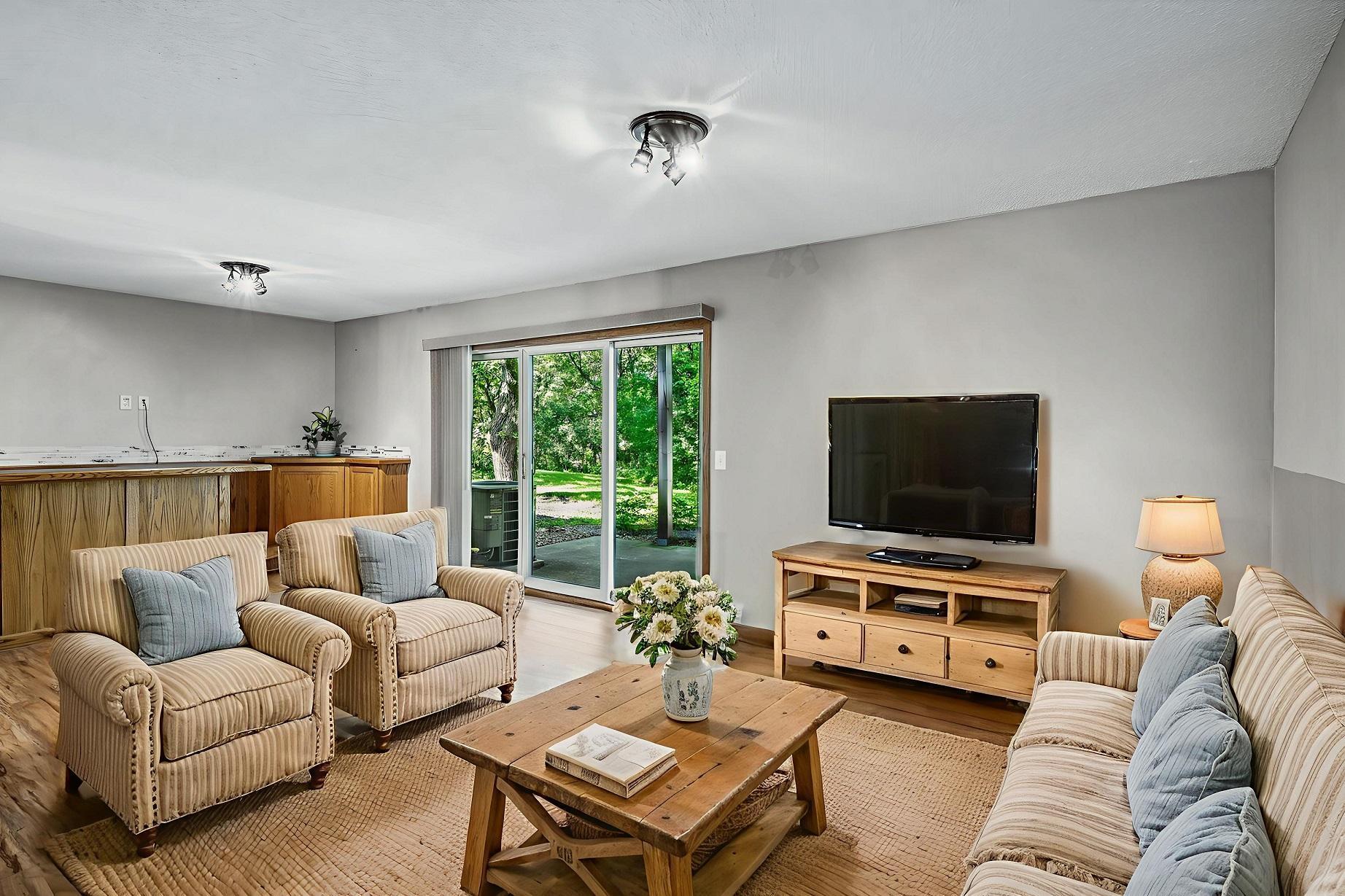 Listing images