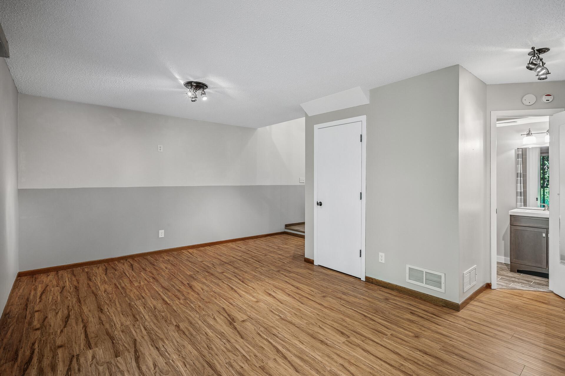 Listing images