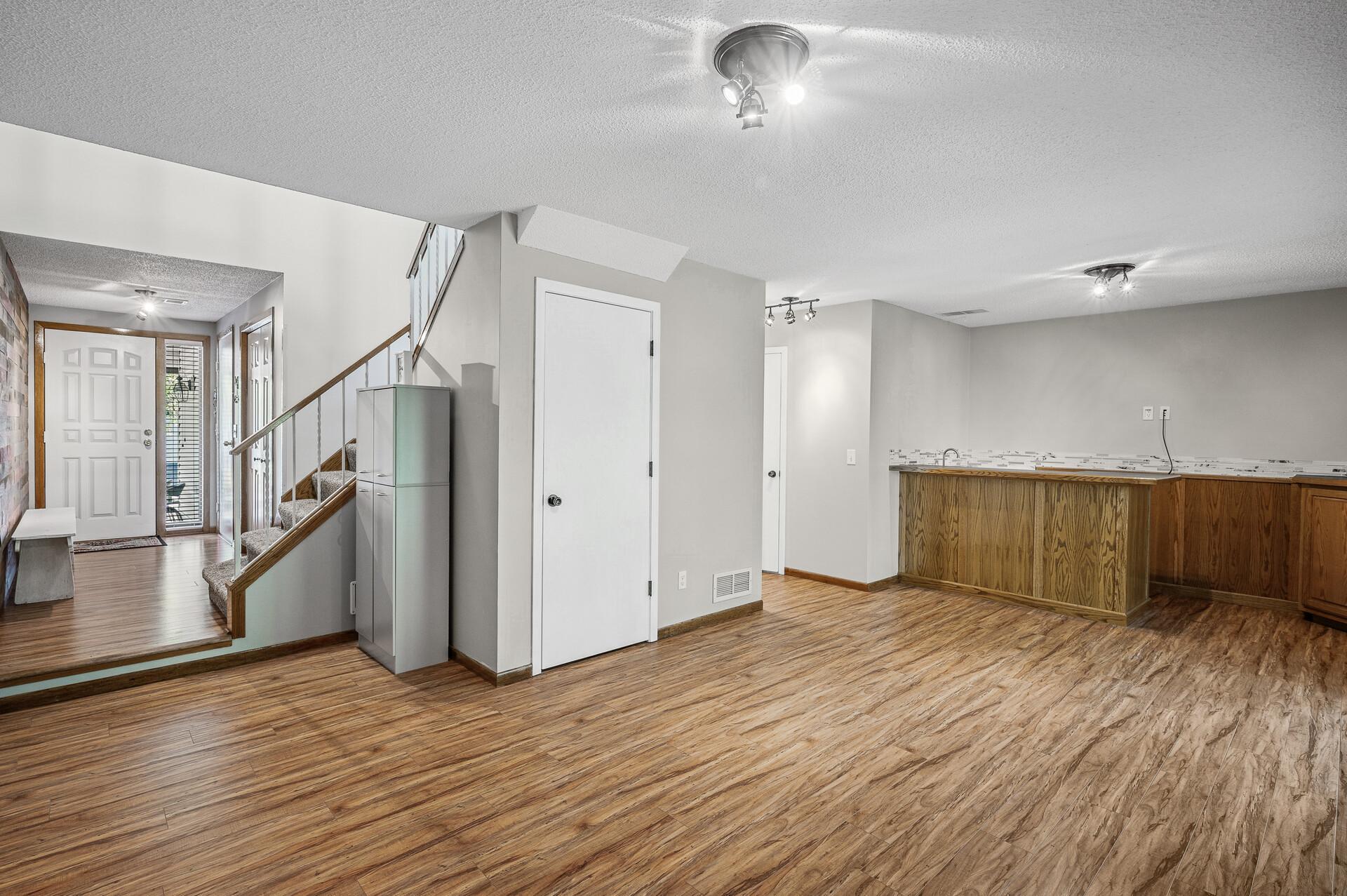 Listing images