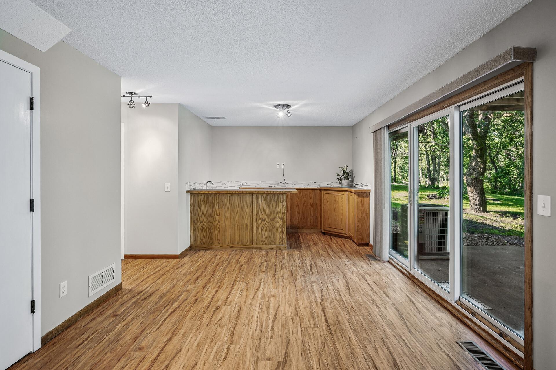 Listing images