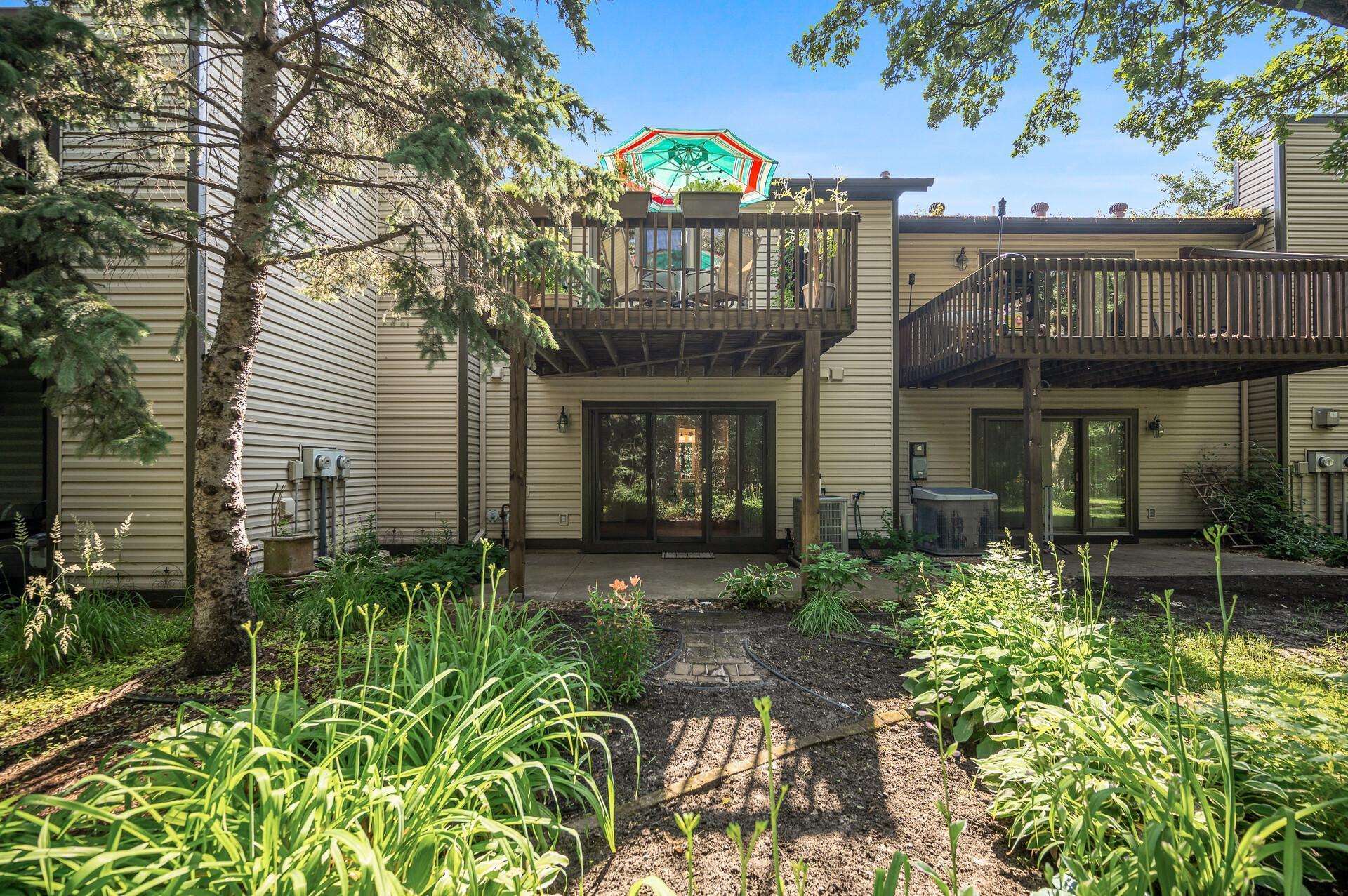Listing images