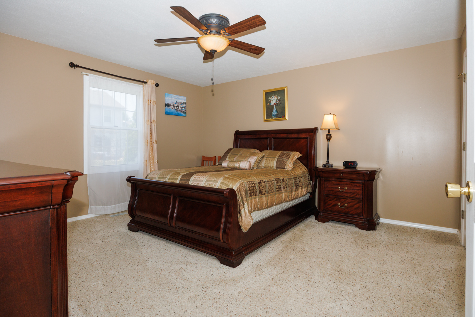 Listing images