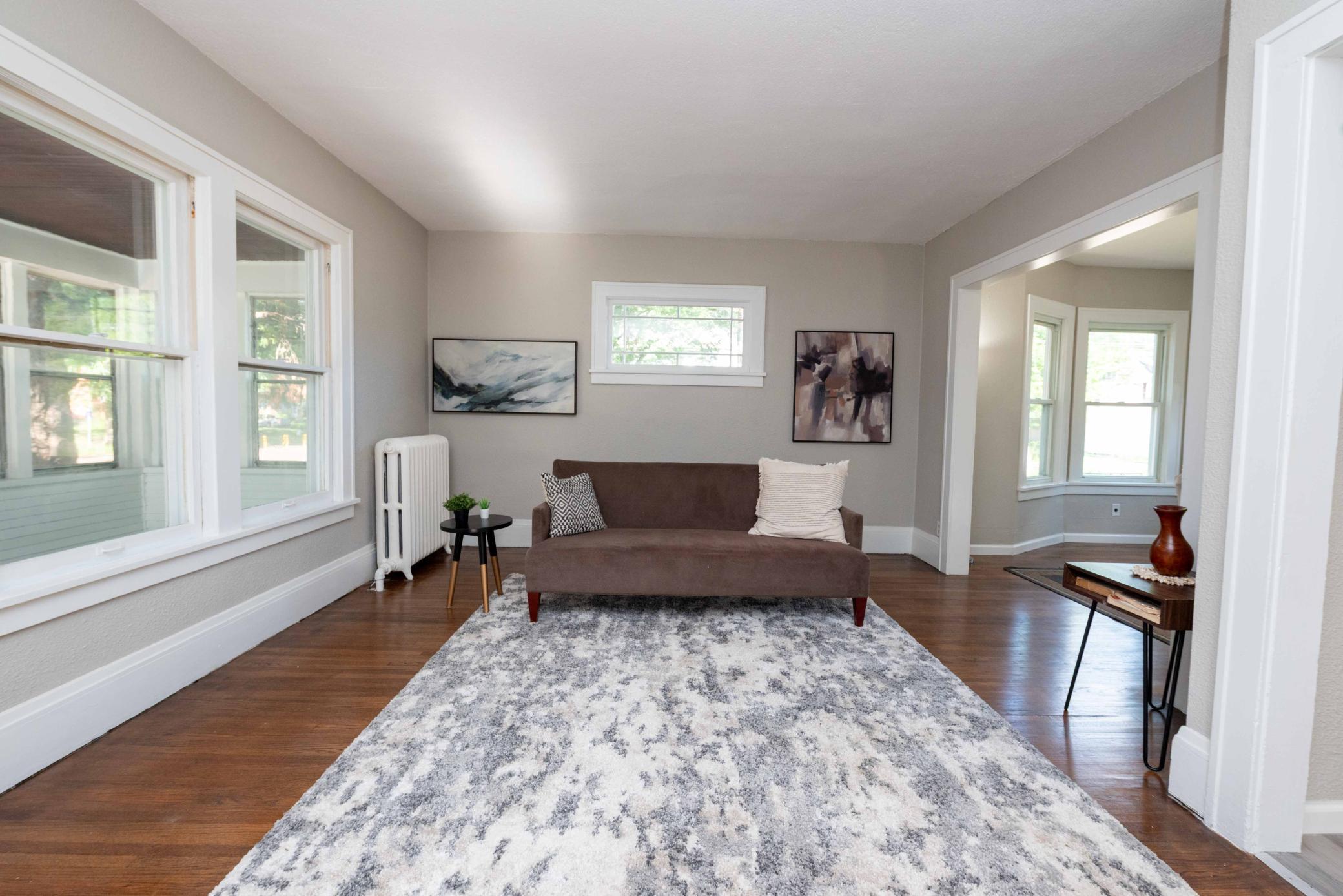 Listing images
