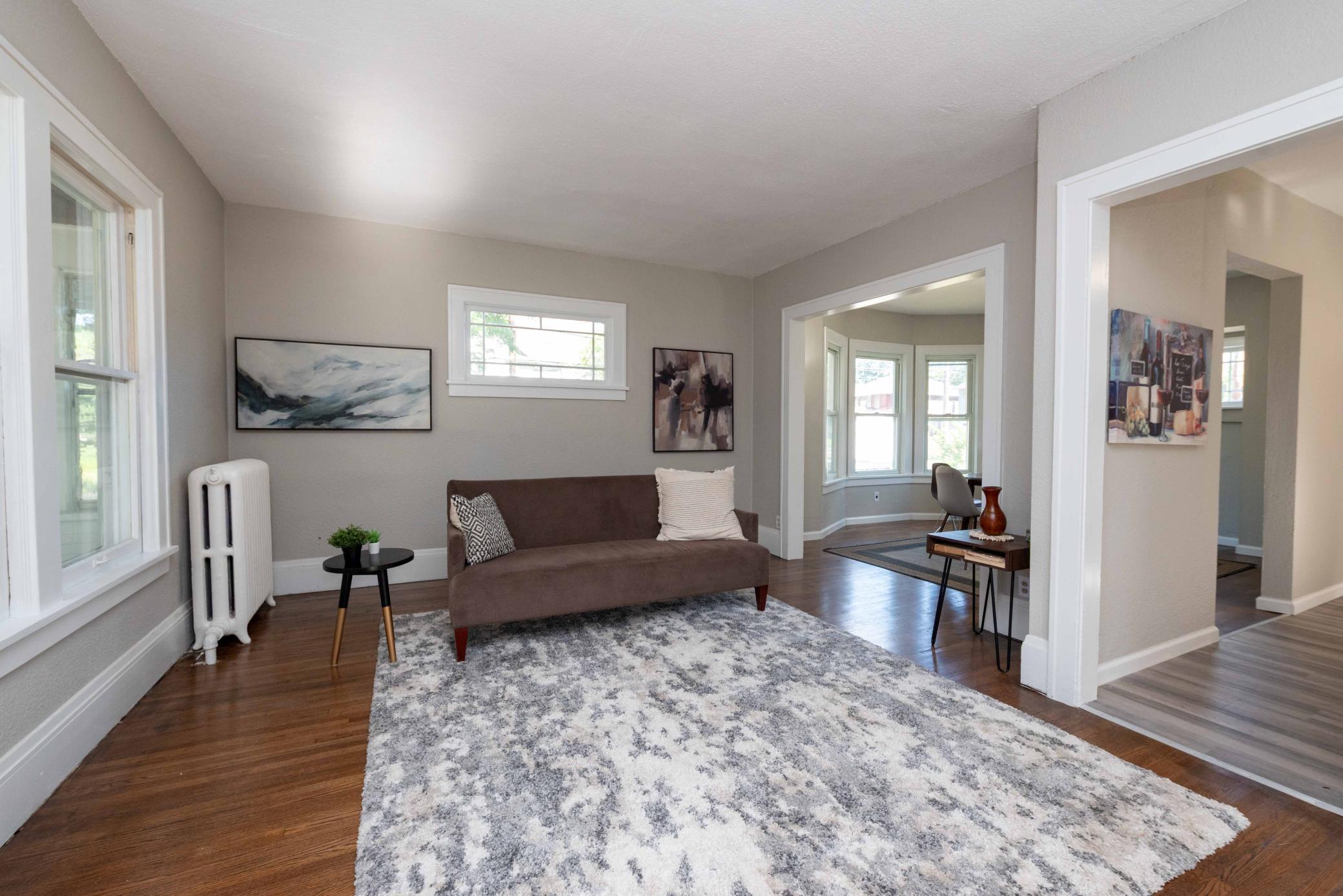 Listing images