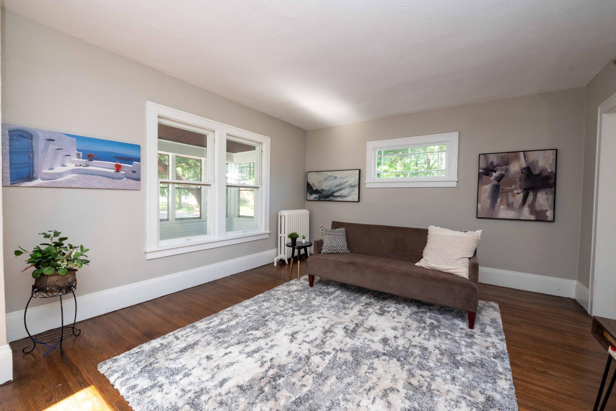 Listing images