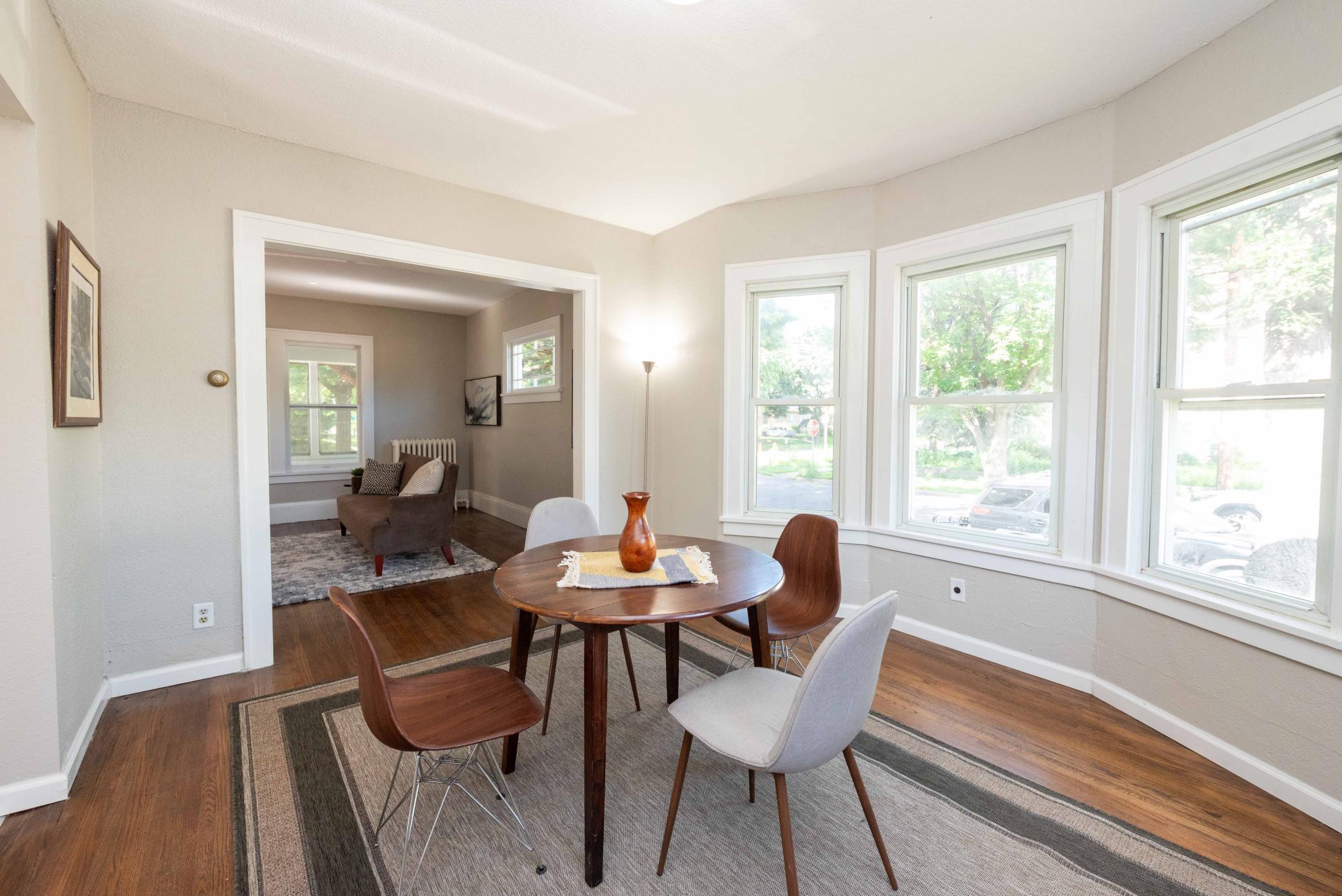 Listing images