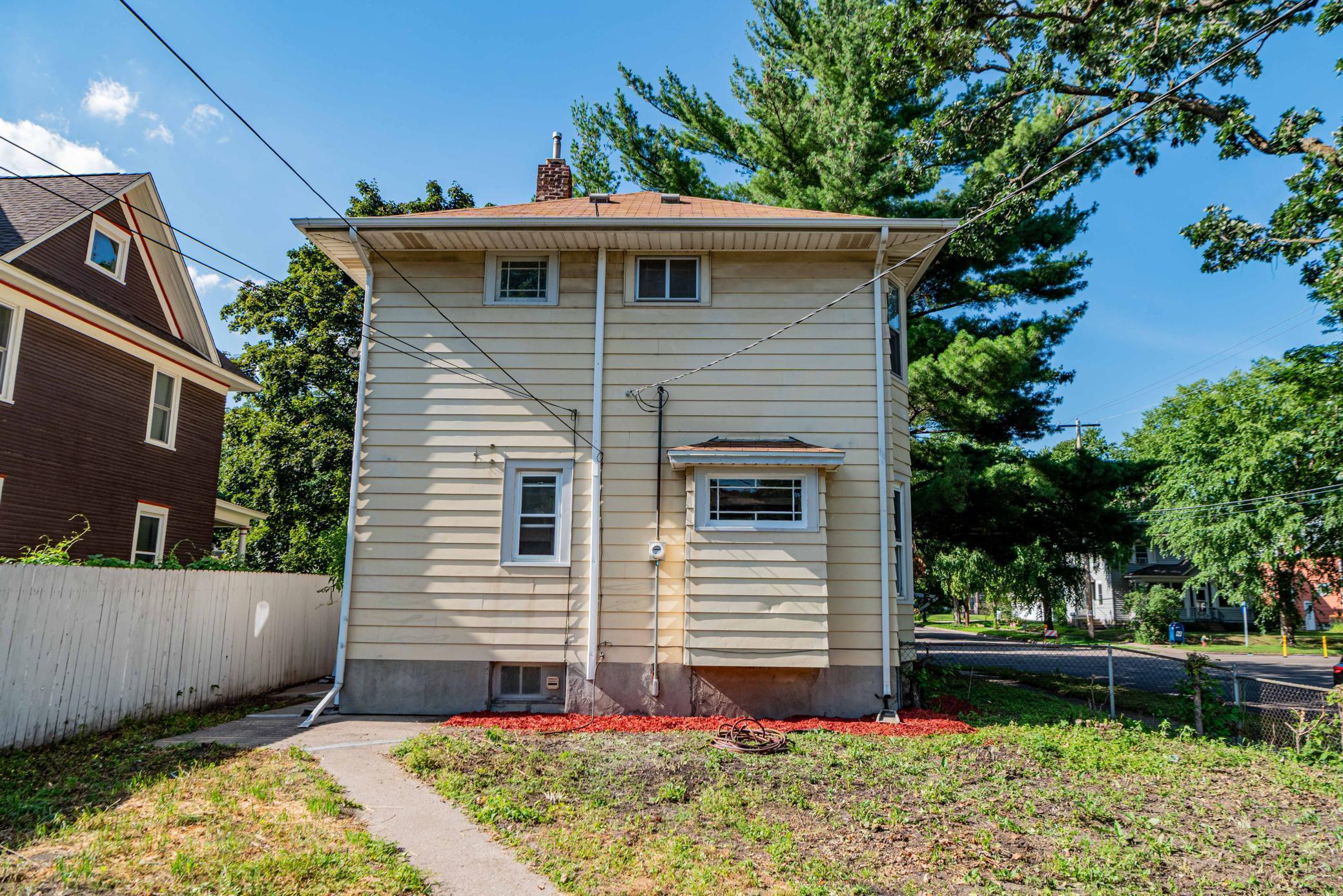 Listing images