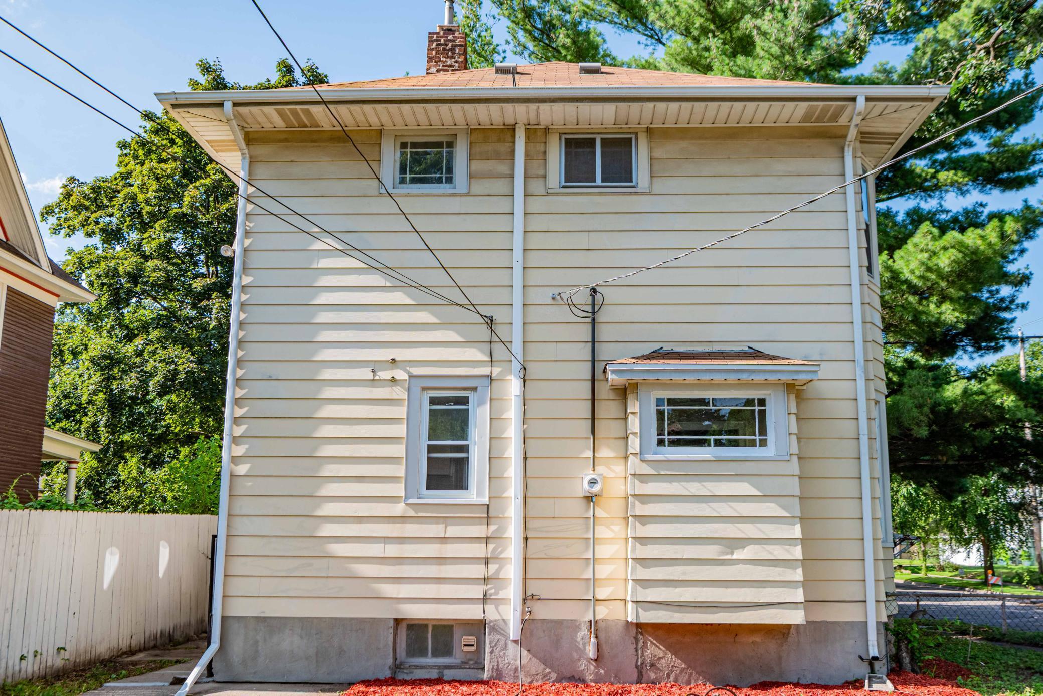 Listing images