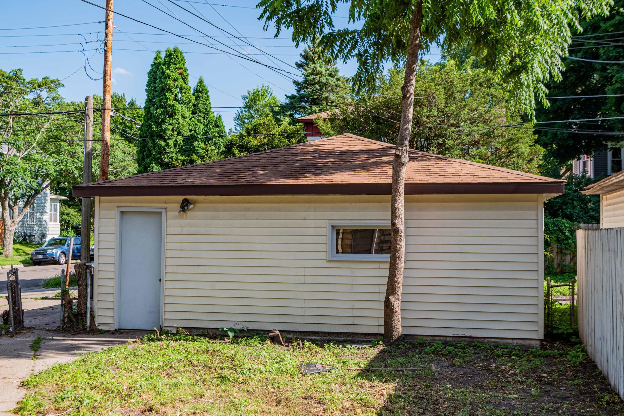 Listing images