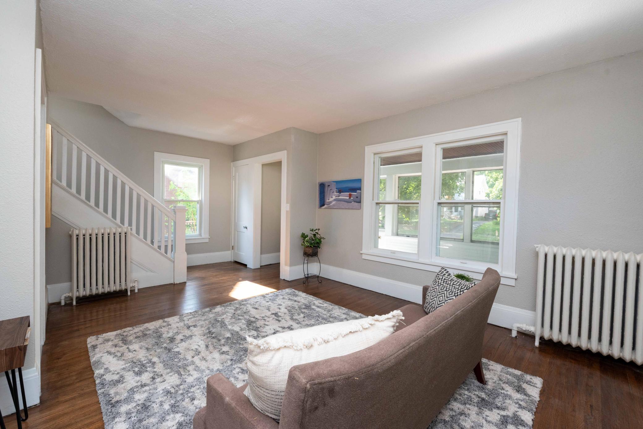 Listing images