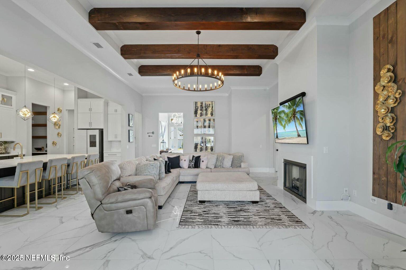 Listing images