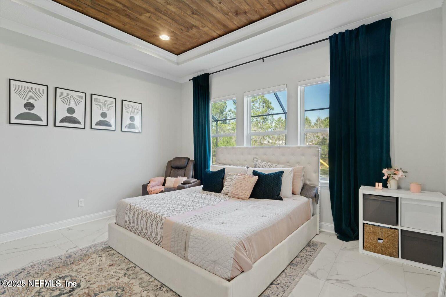 Listing images