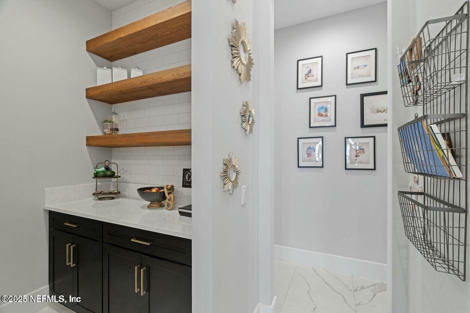 Listing images