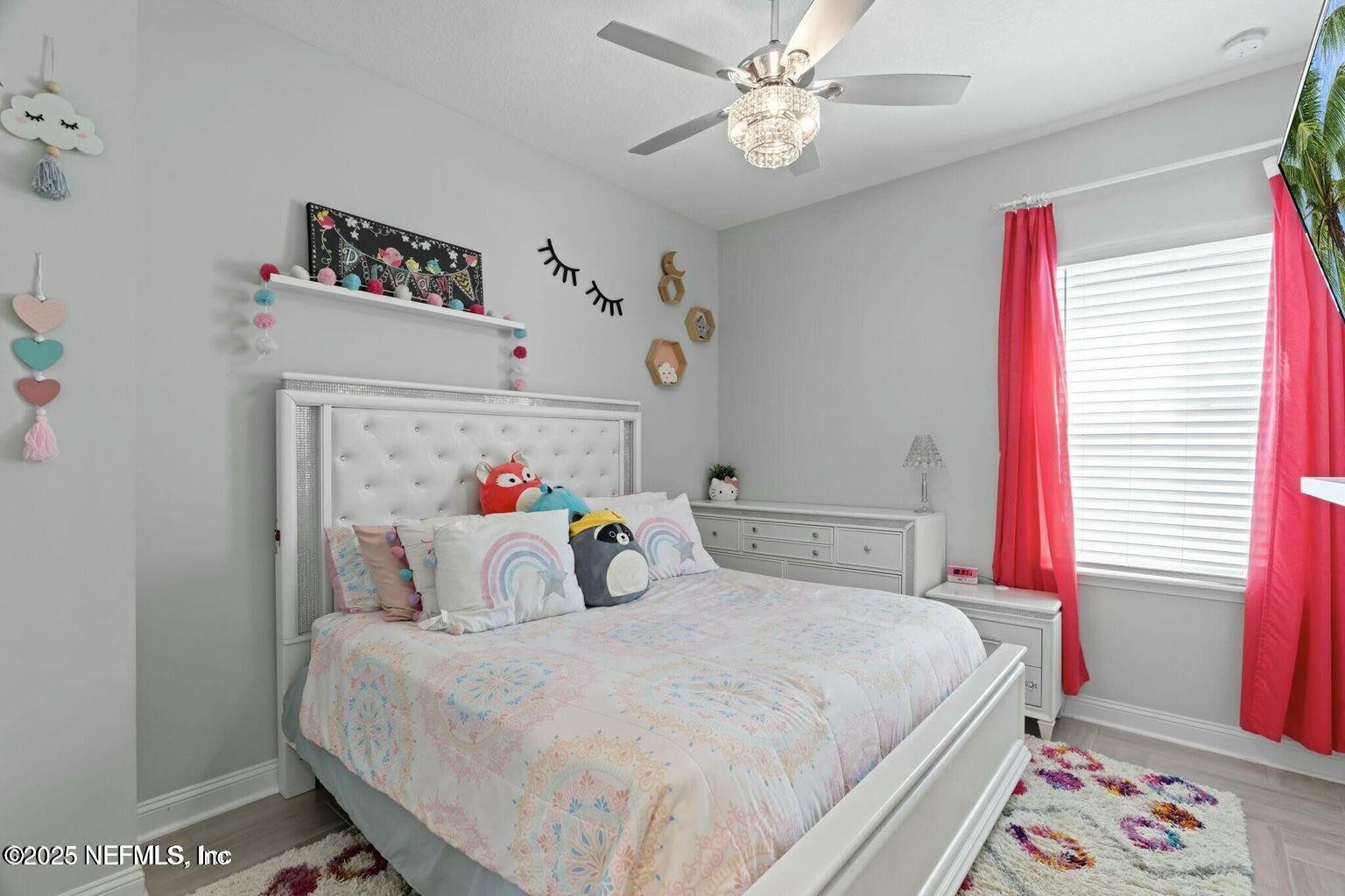 Listing images