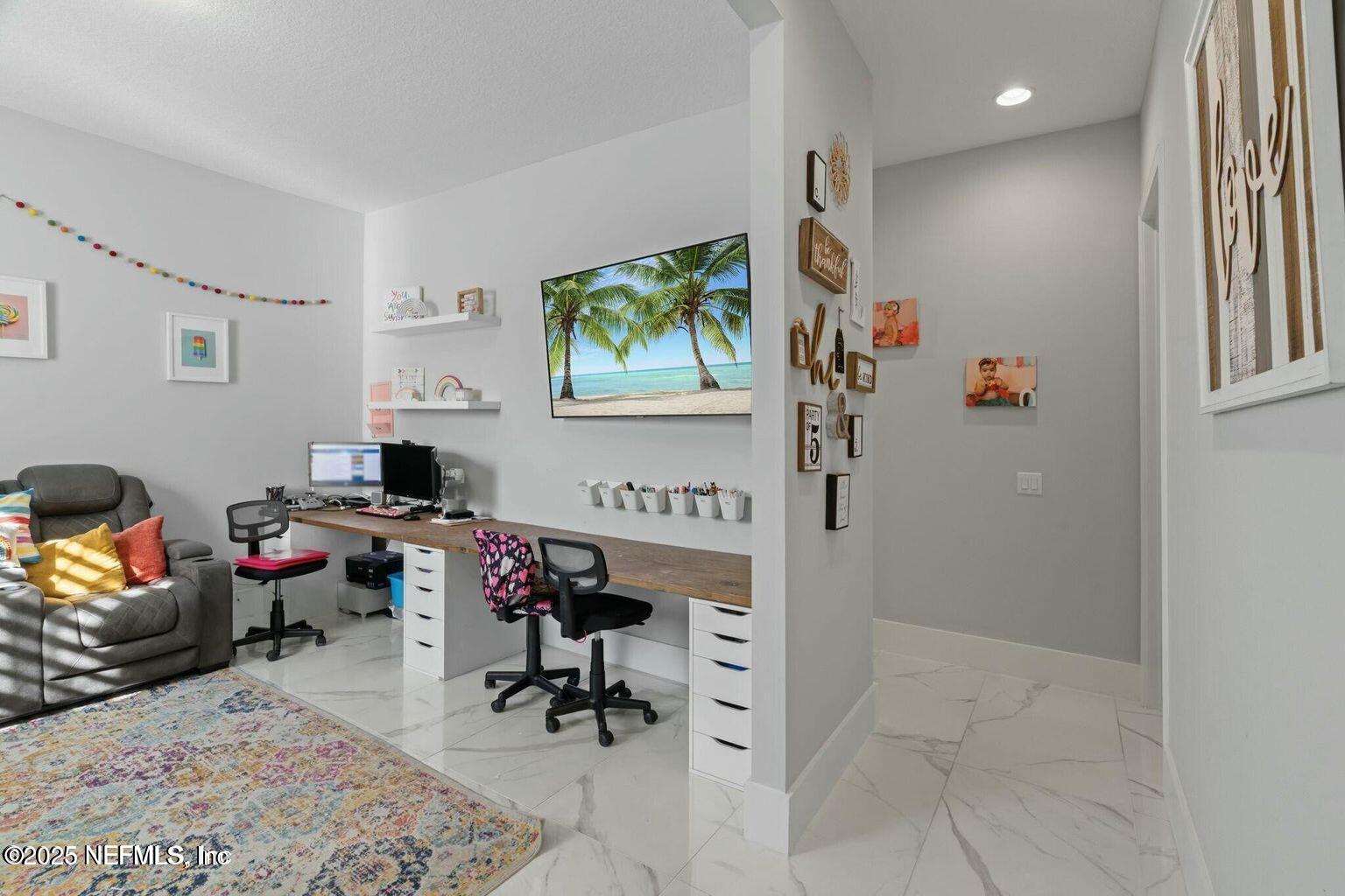 Listing images