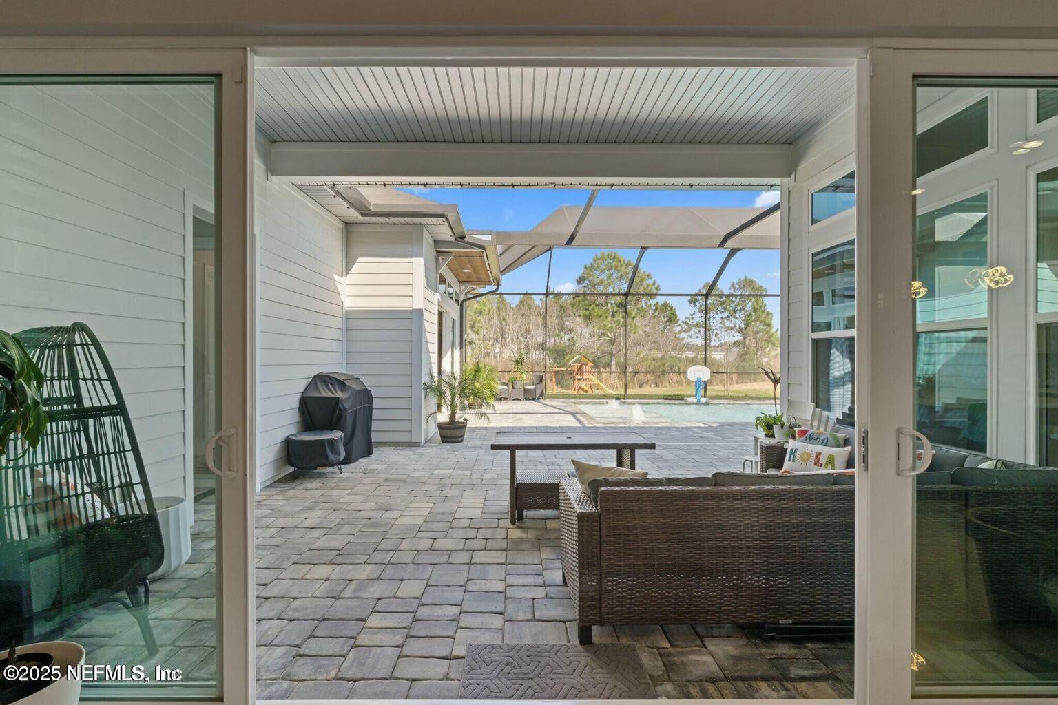 Listing images