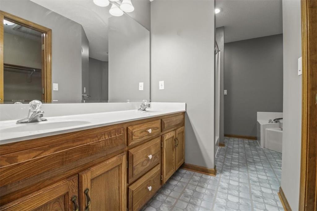 Listing images