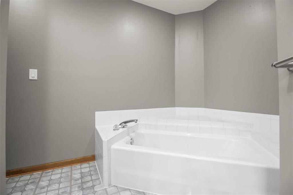 Listing images