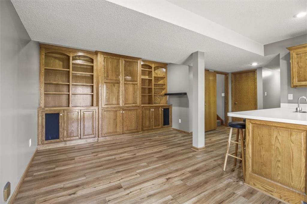 Listing images