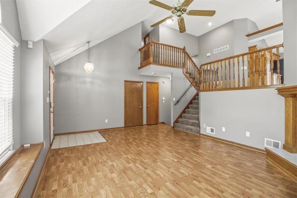 Listing images