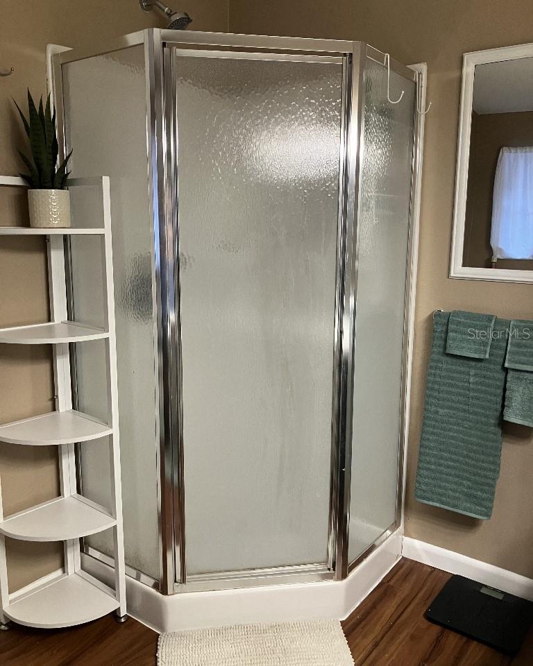 Listing images