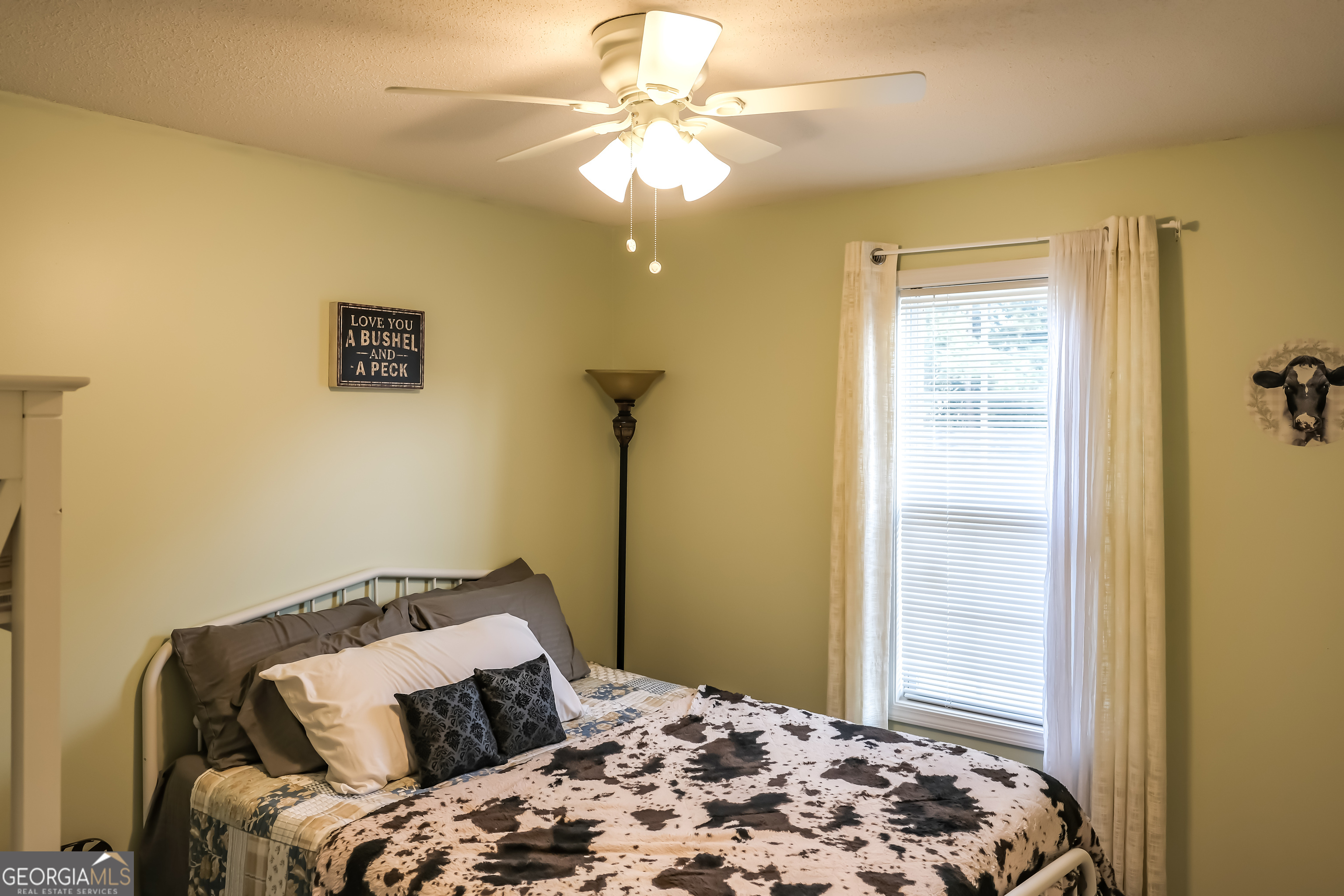 Listing images