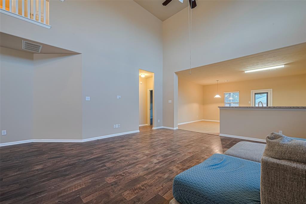 Listing images