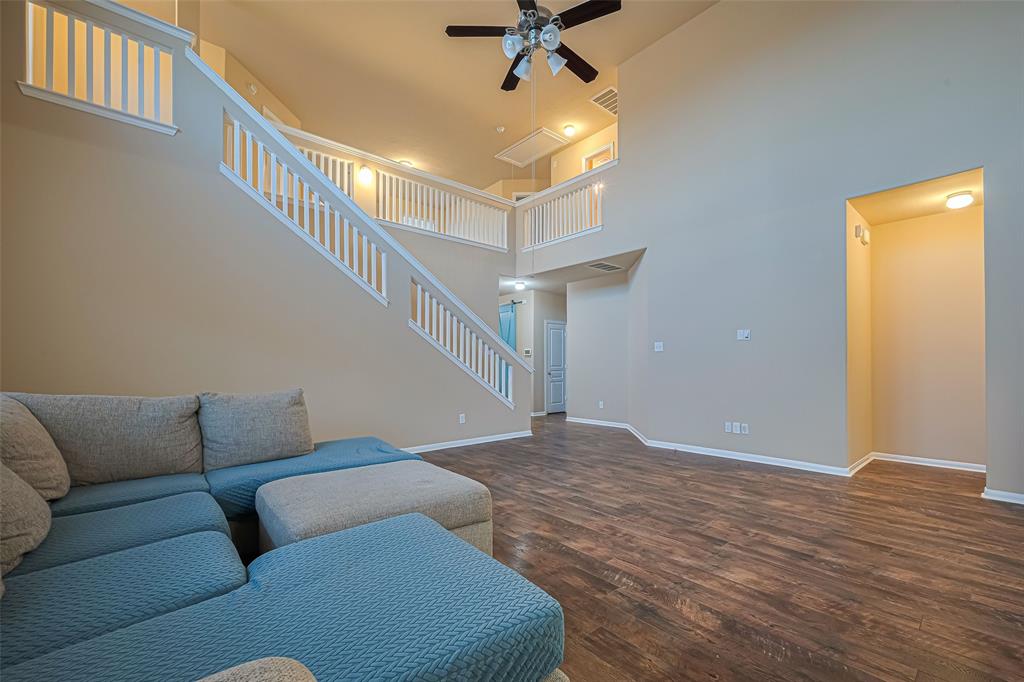 Listing images
