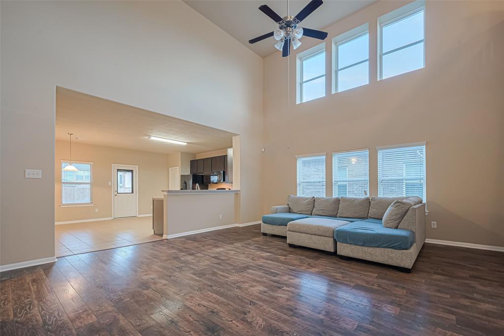Listing images