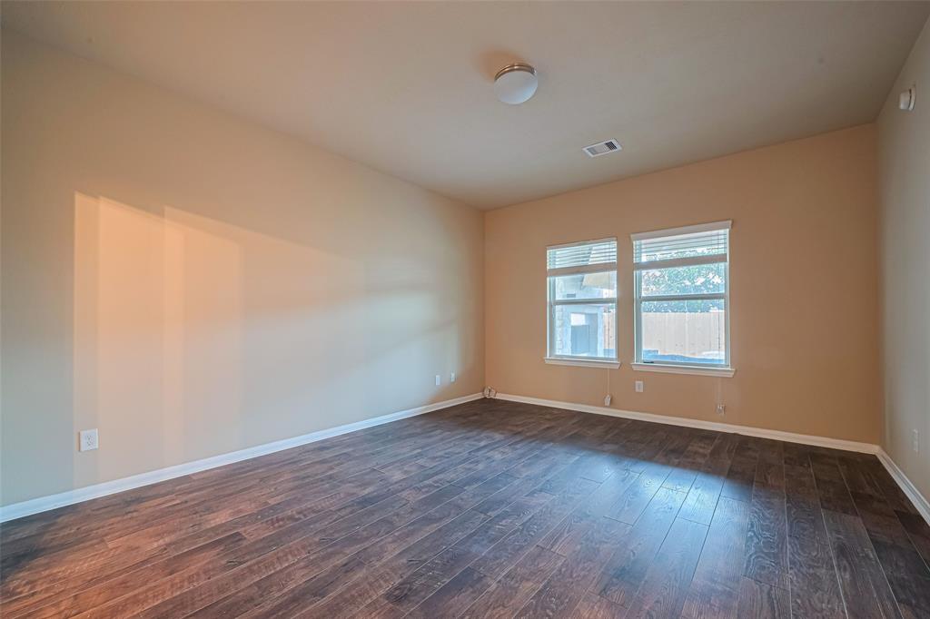 Listing images