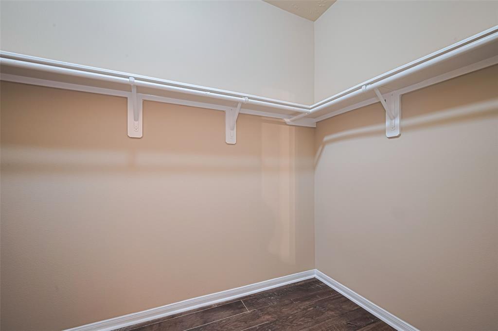 Listing images
