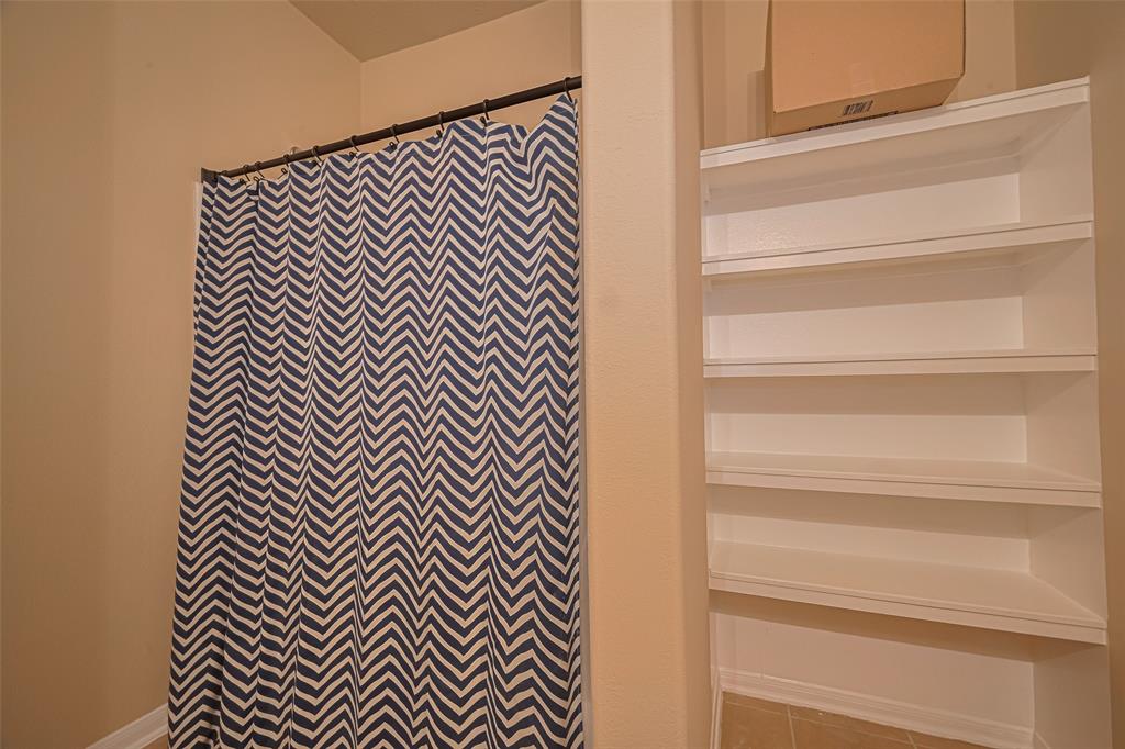 Listing images