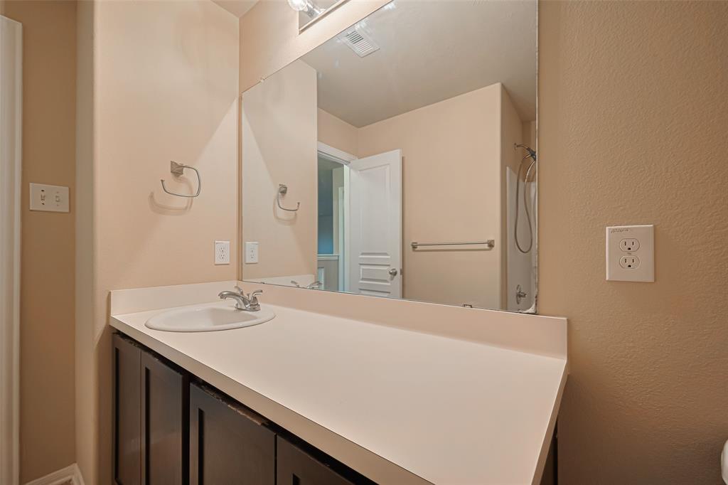 Listing images