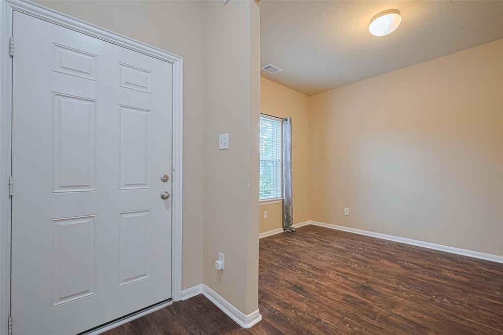 Listing images