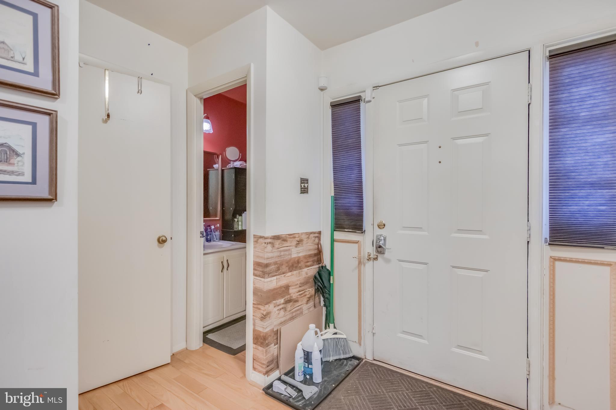 Listing images