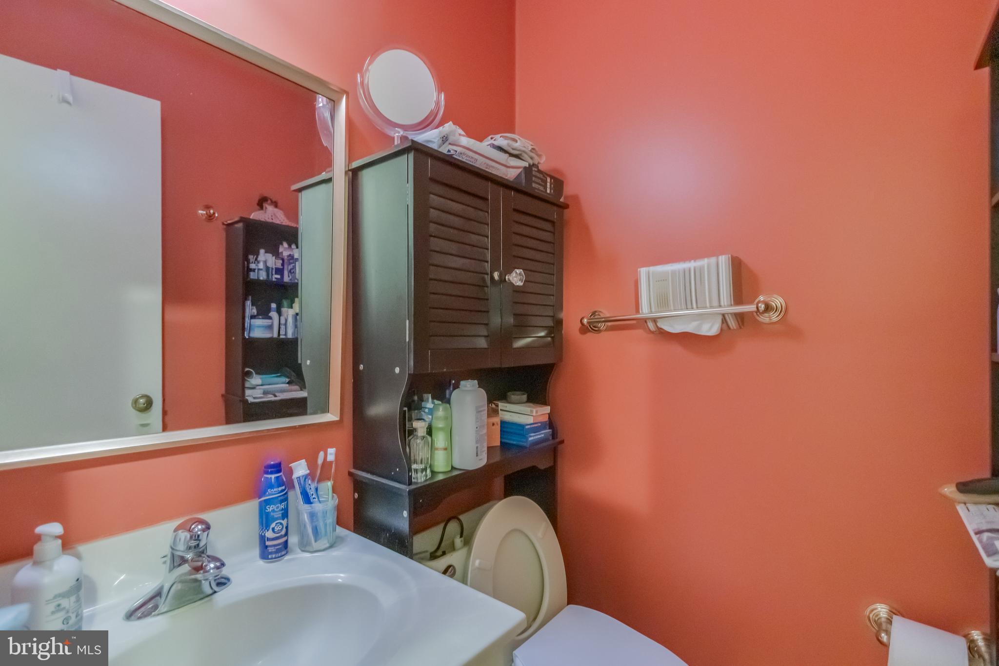 Listing images
