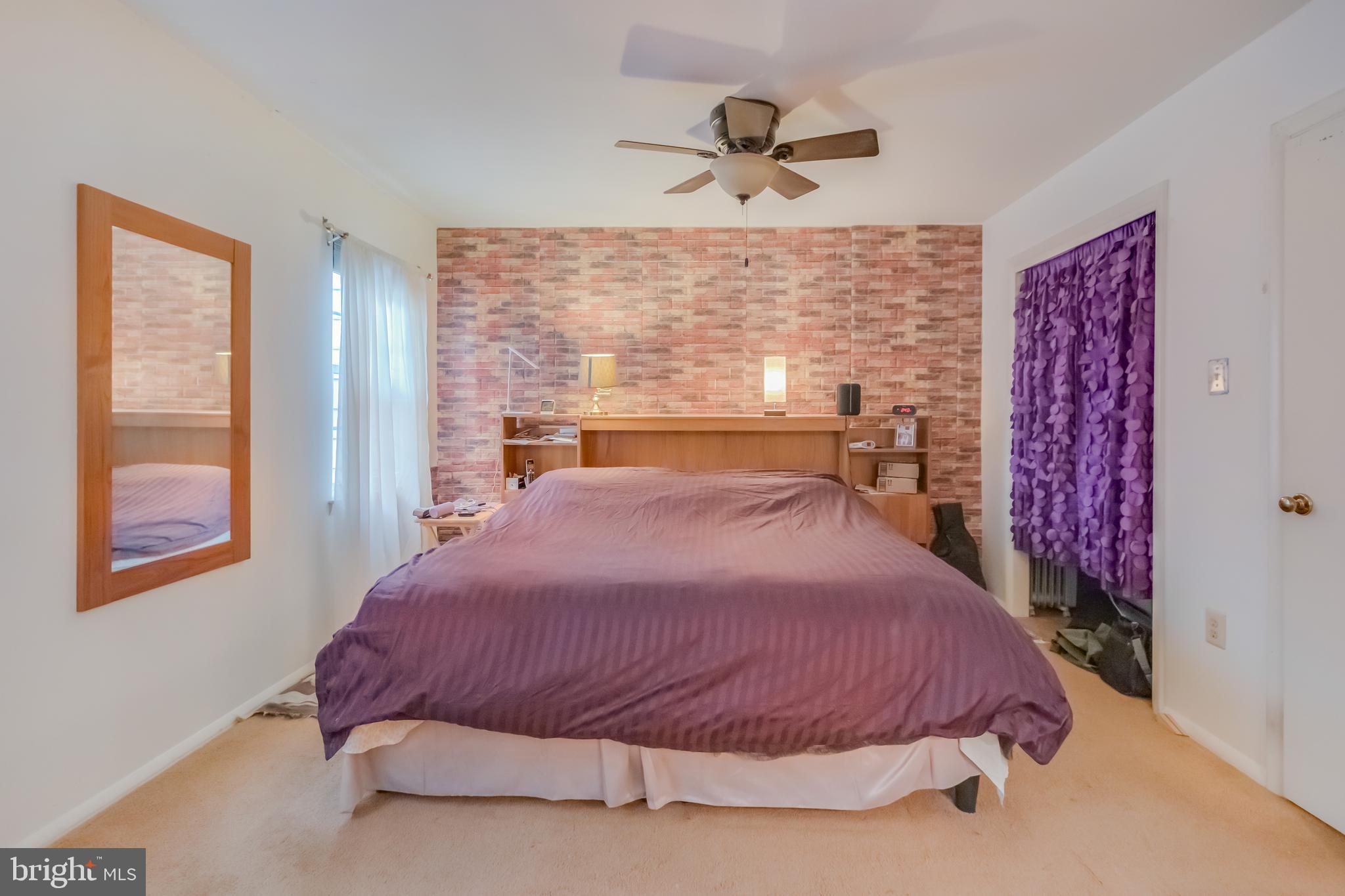 Listing images