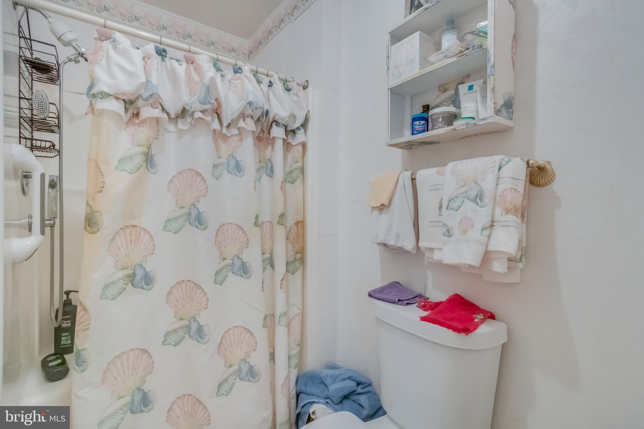 Listing images