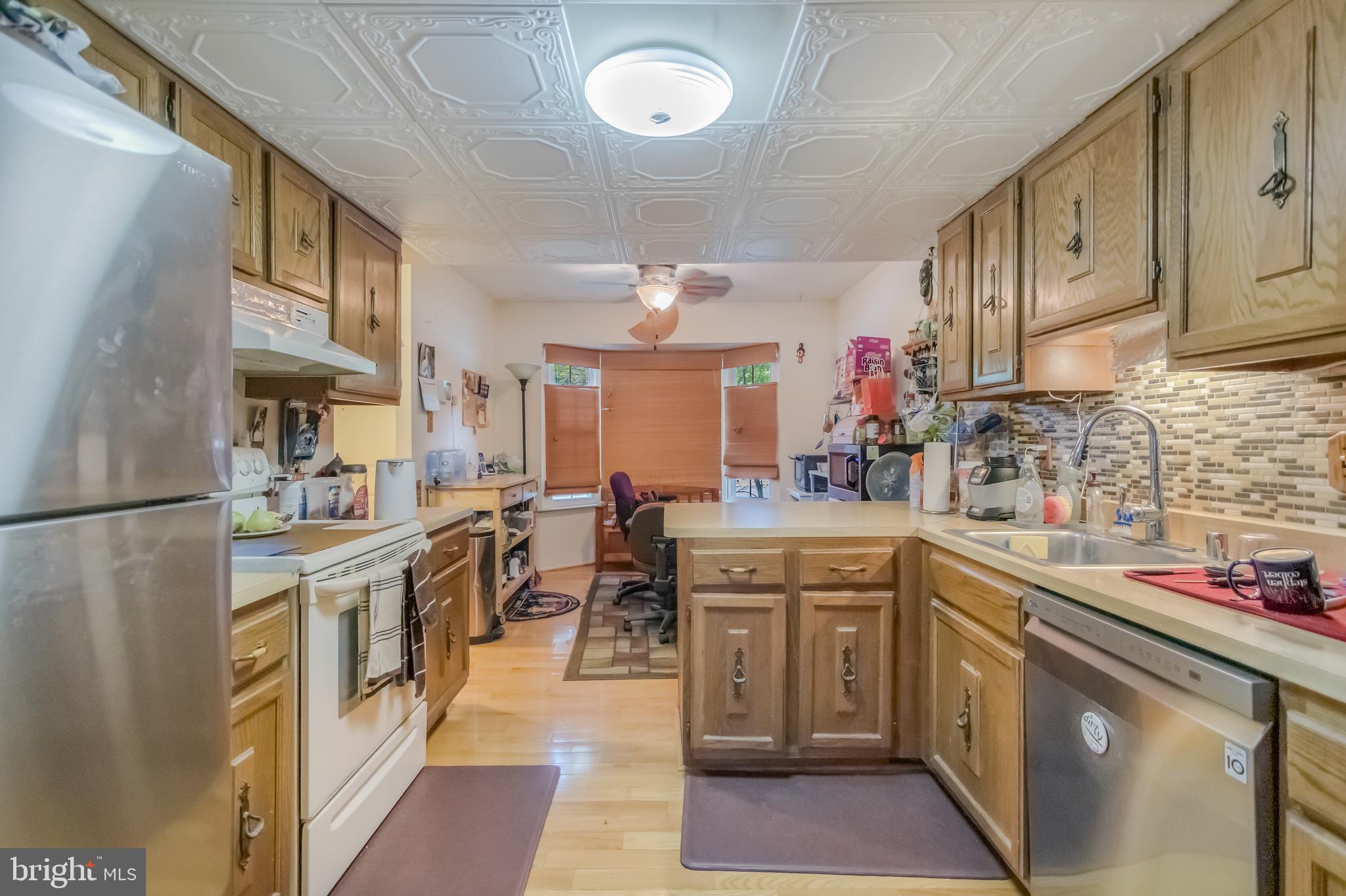 Listing images