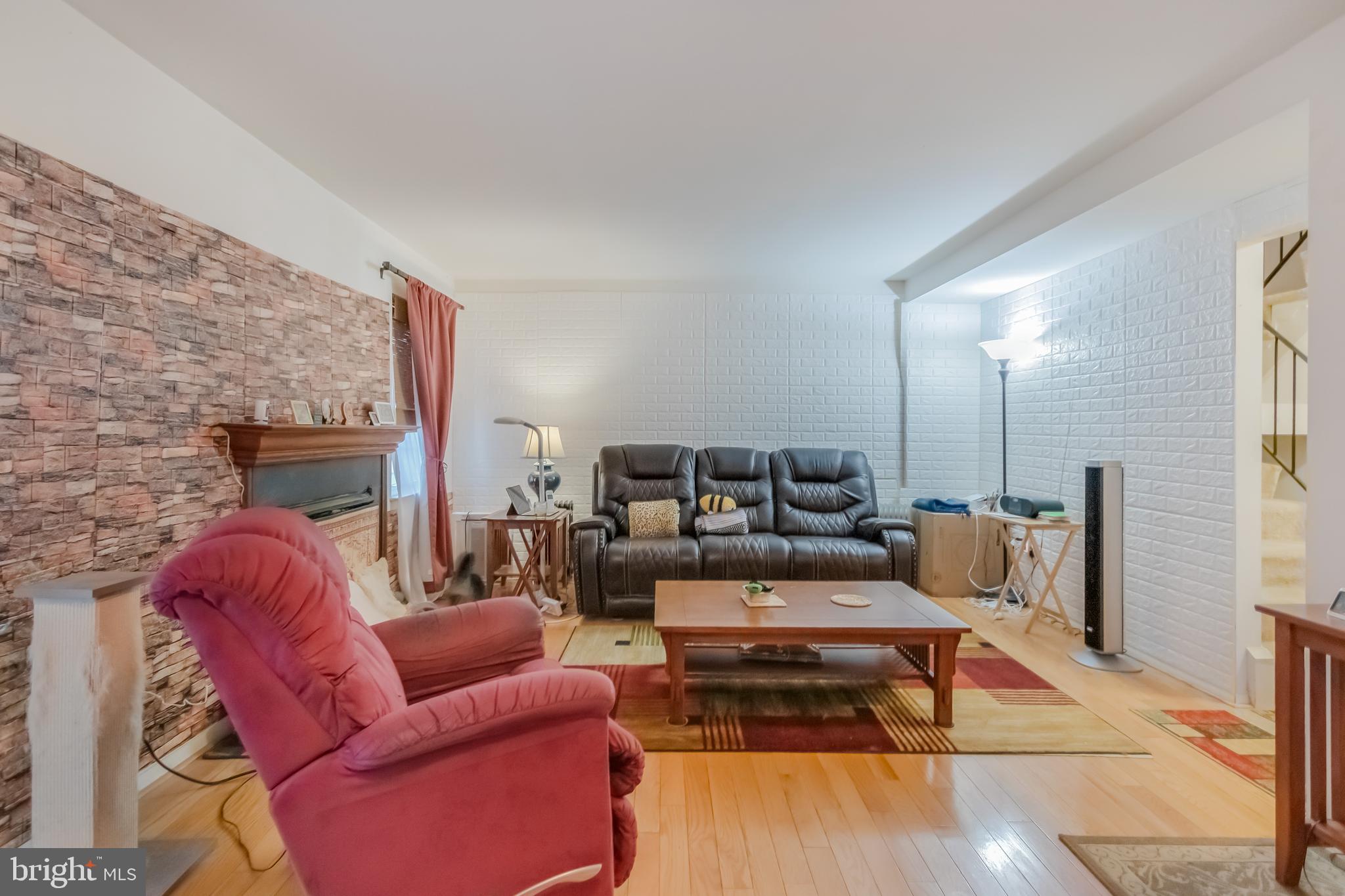 Listing images