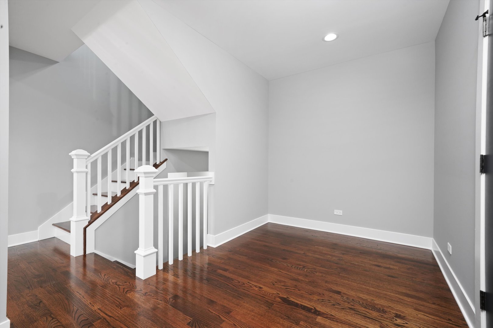 Listing images