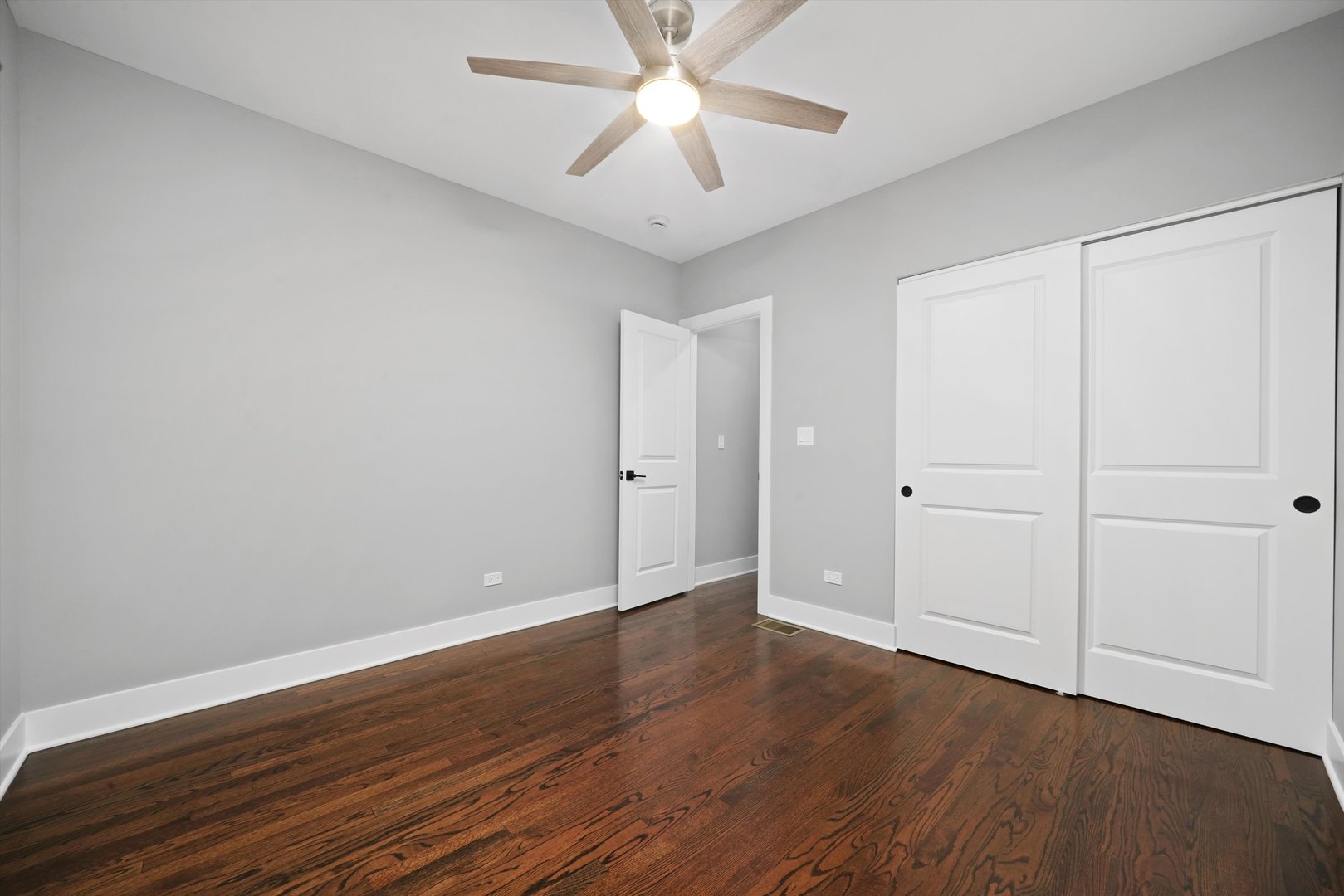 Listing images