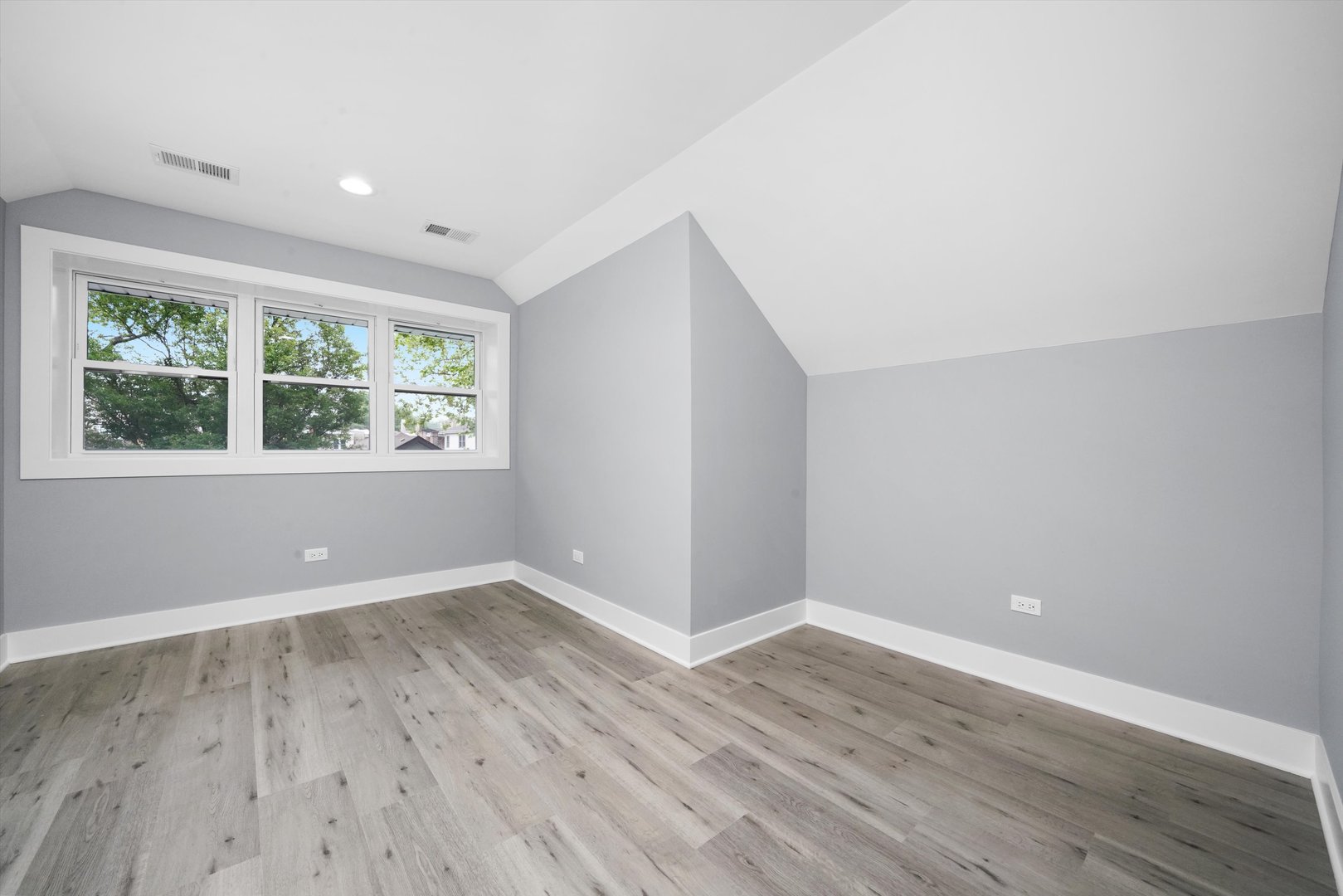 Listing images