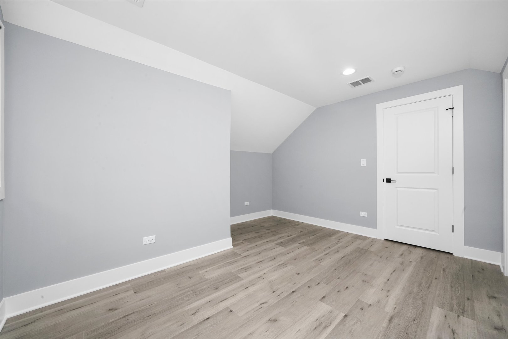 Listing images