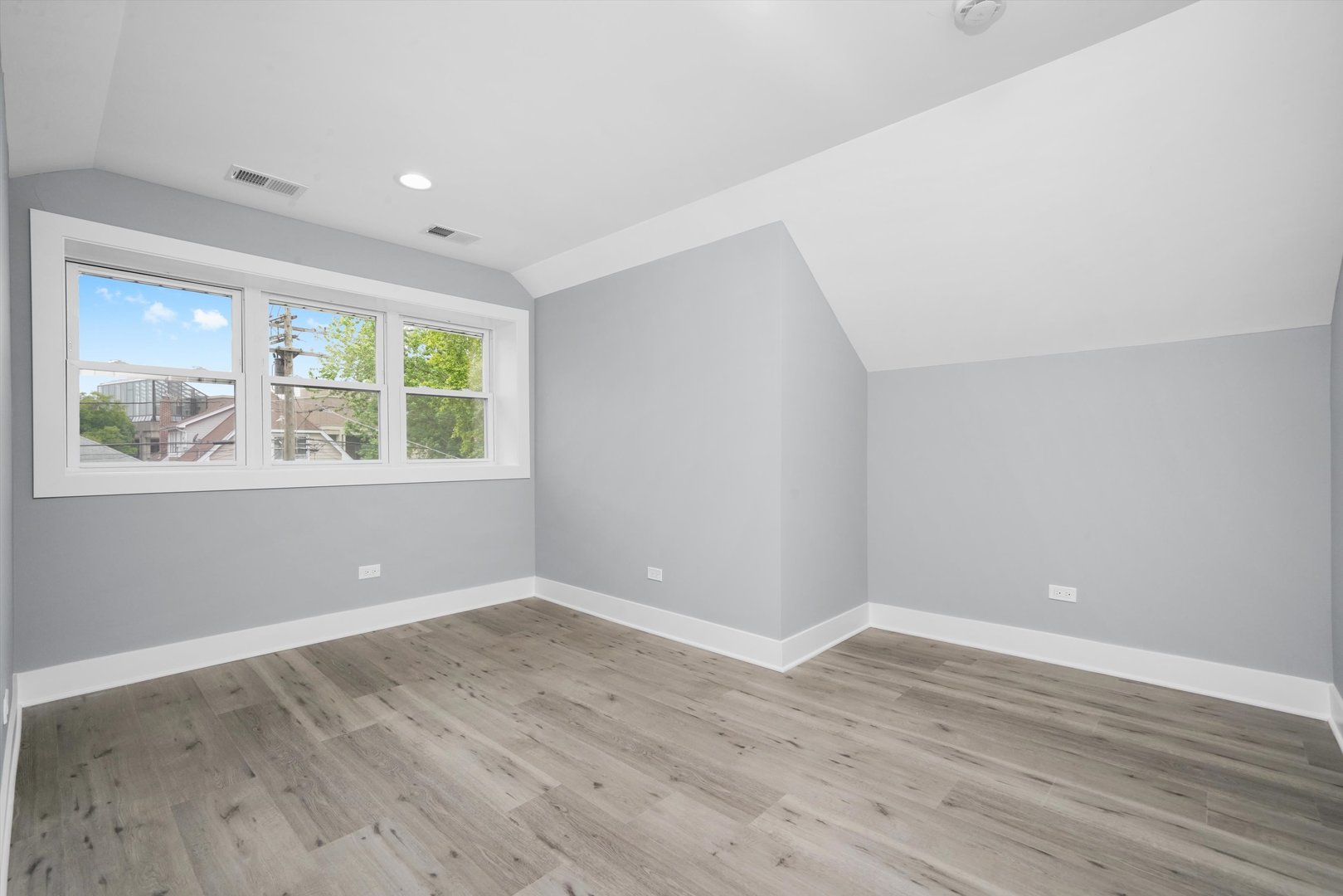 Listing images